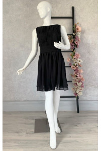 Чорне коктейльне плаття у грецькому стилі