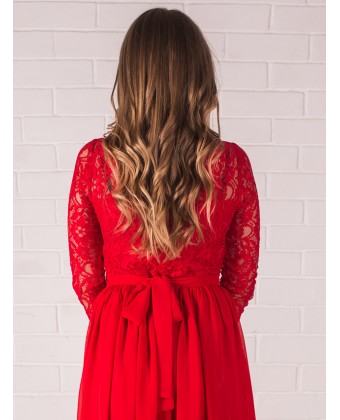 Червона сукня з рукавом