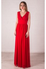 Красное платье в пол с вырезом