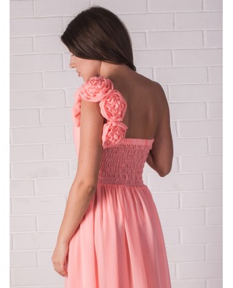 Персикова сукня з квітковою бретелькою