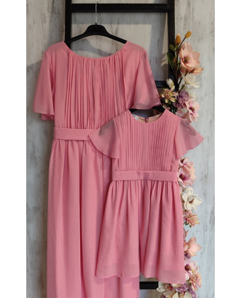 Сукні рожеві для мами та доньки в грецькому стилі з рукавом-крильцем