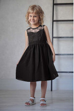 Маленька чорна сукня для дівчинки