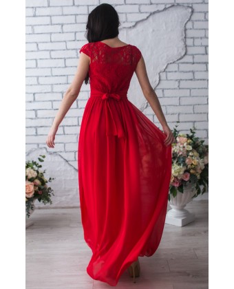 Вечірня сукня червоного кольору
