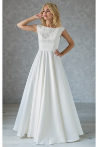 Атласное свадебное платье с вышивкой