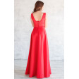 Красное атласное платье