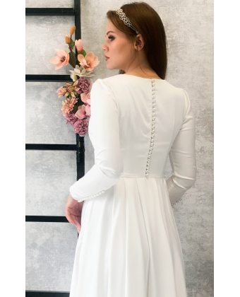 Атласное свадебное платье с длинным рукавом