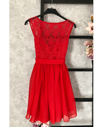 Червона коктейльна сукня з мереживом
