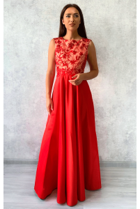 Красное вечернее платье с расшитым лифом