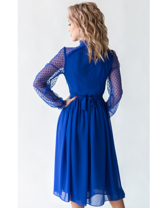 Синее коктейльное платье с рукавом в горошек