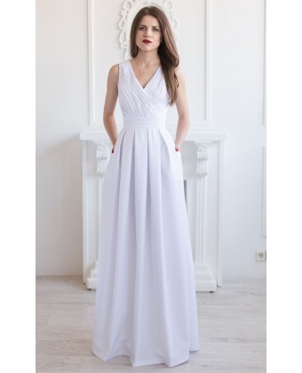 Довга біла сукня