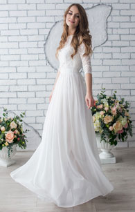 Весільне плаття з мереживними рукавами